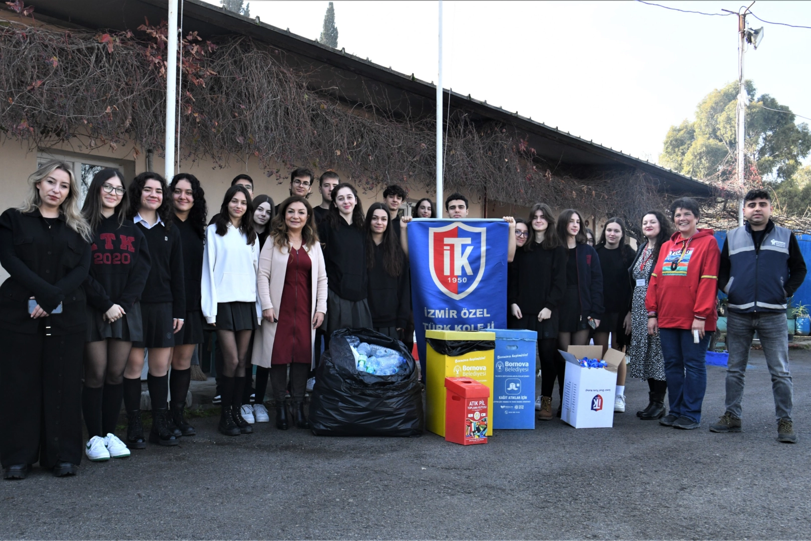 Bornova’da atıklar eşyaya dönüşüyor haberinin görseli