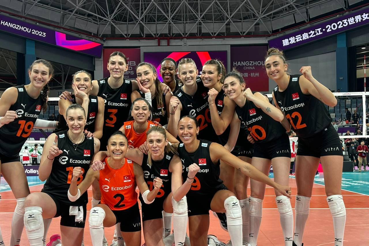 Eczacıbaşı Dynavit, FIVB Dünya Kulüpler Şampiyonası’nda yarı finalde