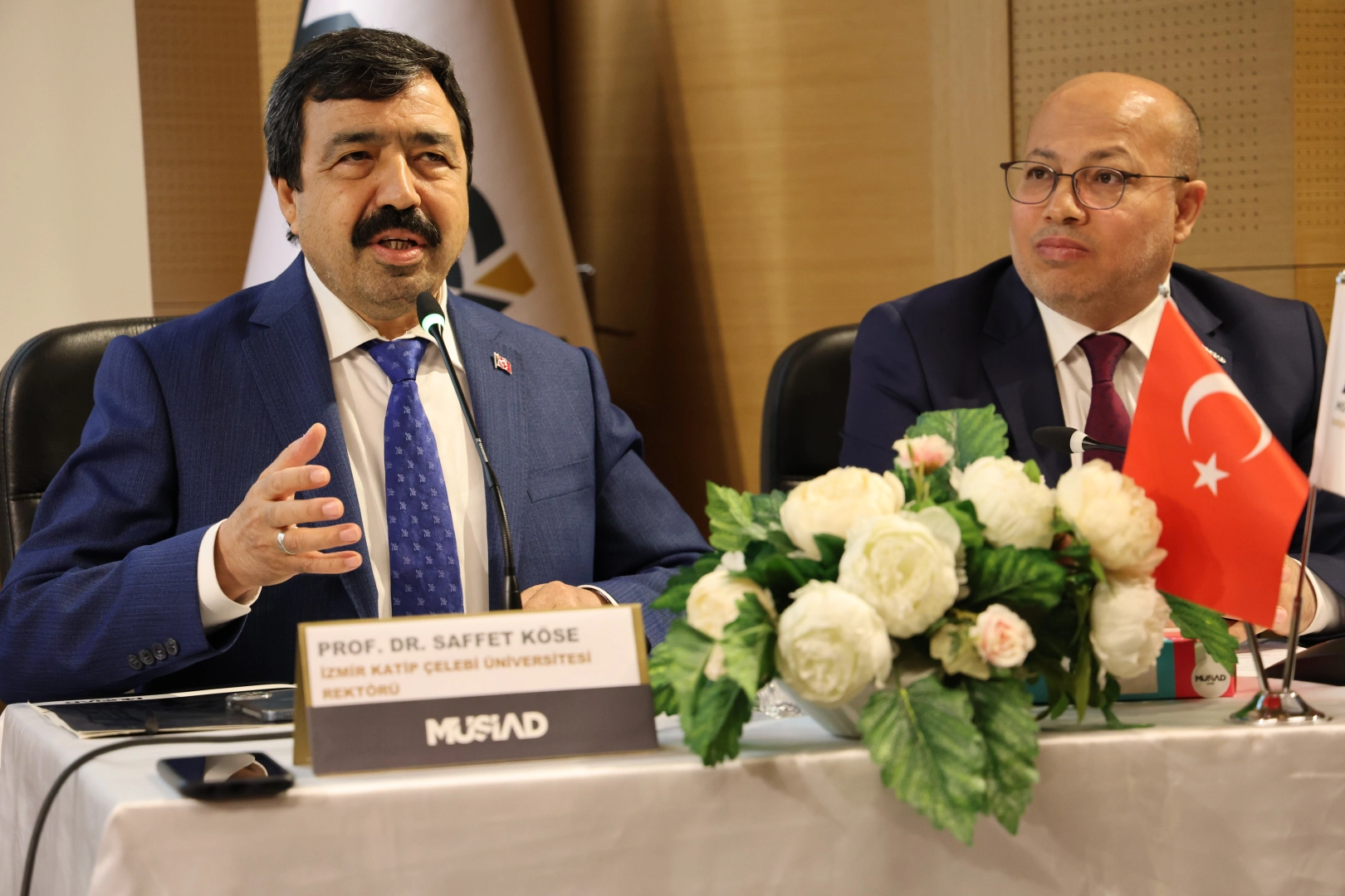 MÜSİAD İzmir'de “Günümüz Ailesi” konuşuldu haberinin görseli