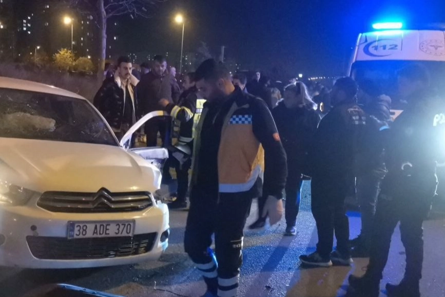 Kayseri'de korkunç kaza: Şoförün yardımına ekipler koştu