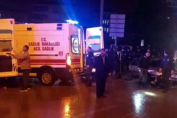 Kırıkkale'de kaza! İki otomobil çarpıştı: 9 yaralı