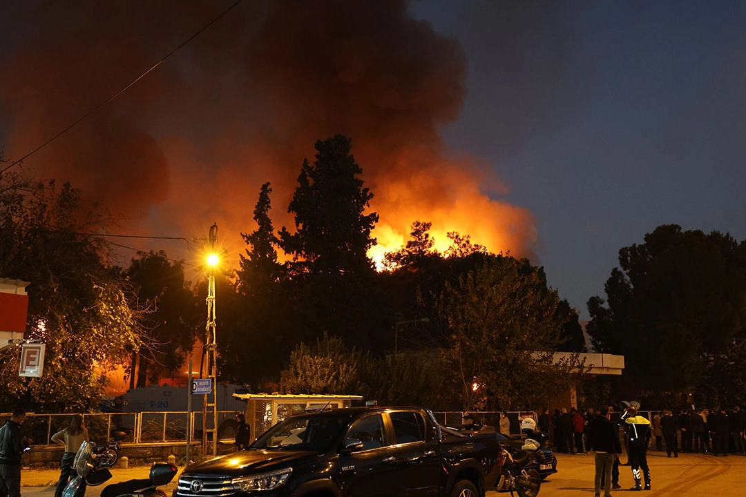 Adana'da korkutan hastane yangını kontrol altına alındı