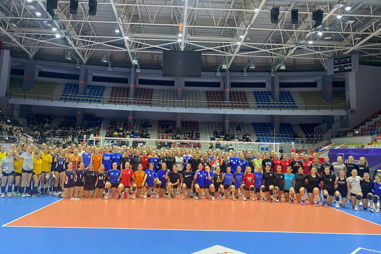 Voleybol altyapı milli takım sporcu taramaları İzmir'de yapıldı