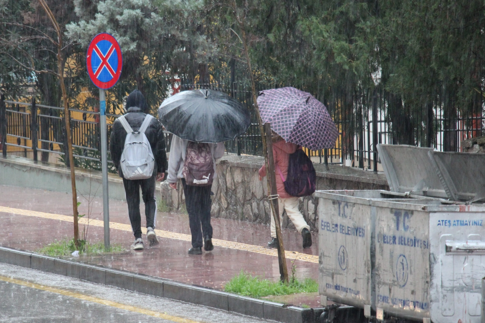 Aydın'da sağanak yağış etkili oluyor