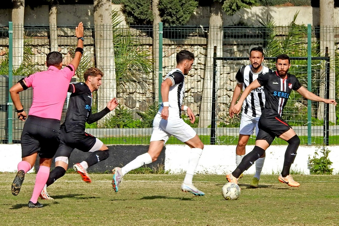 Çeşme Belediyespor sahasında galip