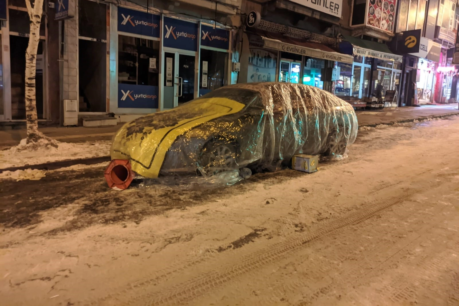 Eksi 9 derecede araçlar soğuktan böyle korunuyor