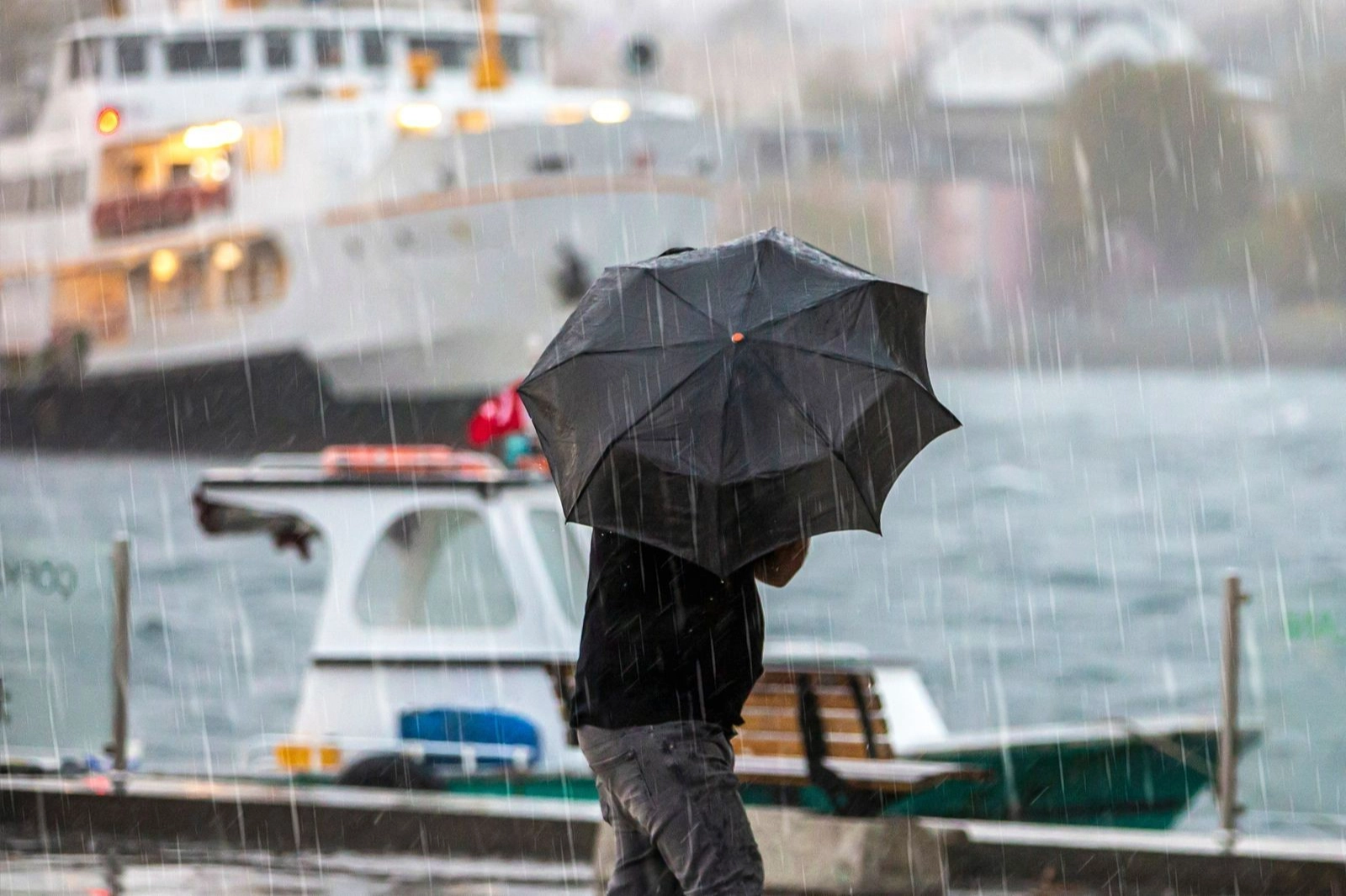 Meteorolojiden İstanbul için fırtına uyarısı haberinin görseli