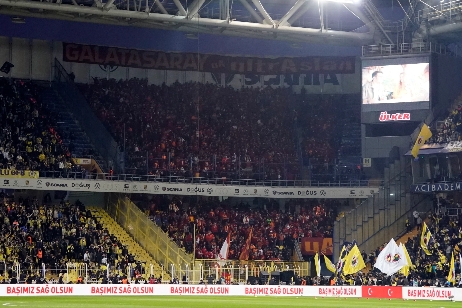 Fenerbahçe – Galatasaray derbisinde şehitler unutulmadı haberinin görseli