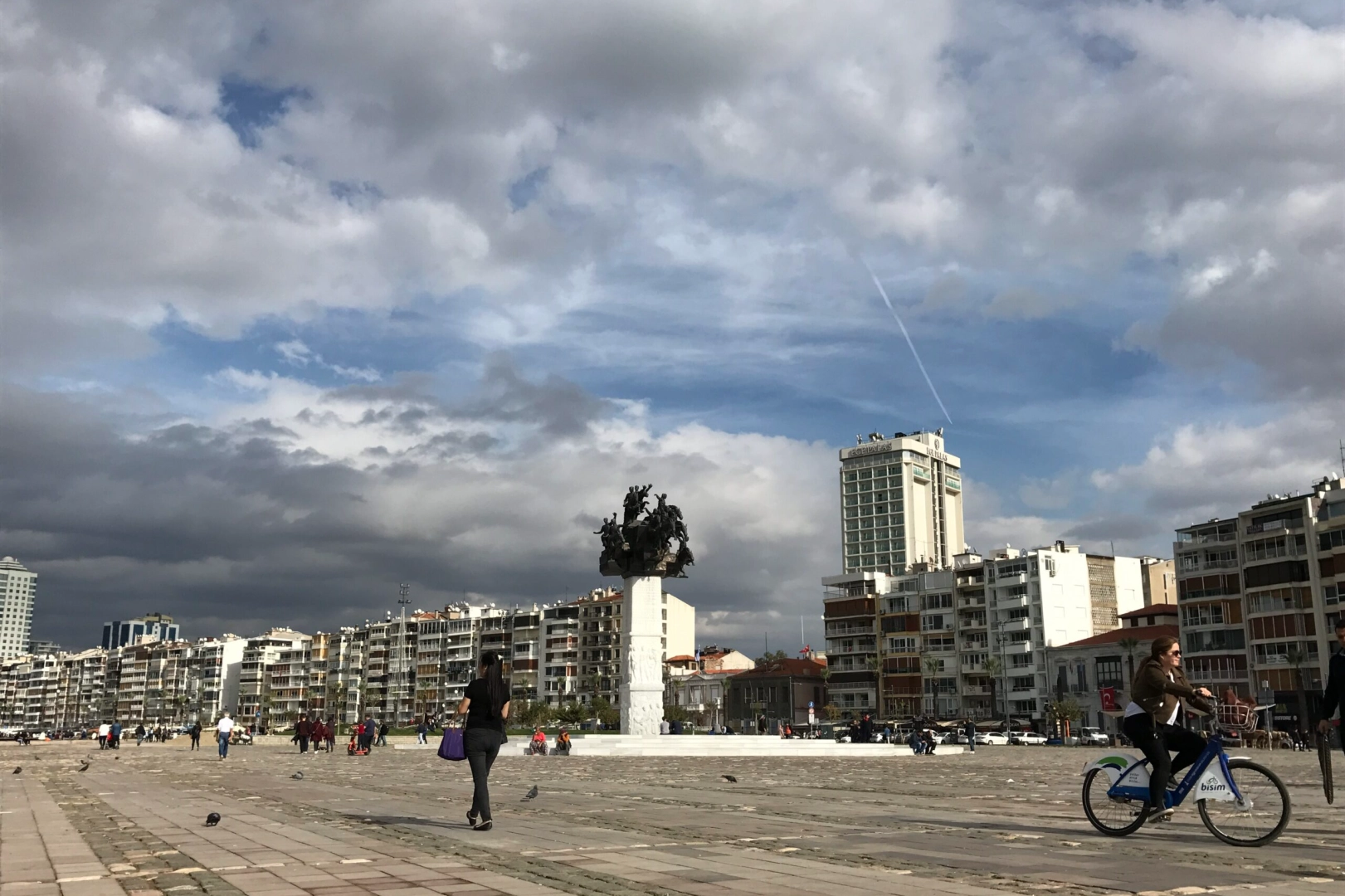 İzmir'de bugün hava nasıl olacak? İşte saatlik hava durumu 24.12.2023