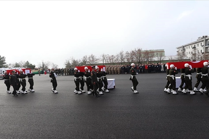 Pençe-Kilit Harekatı'nda şehit olan 6 asker için Şırnak'ta tören düzenlendi