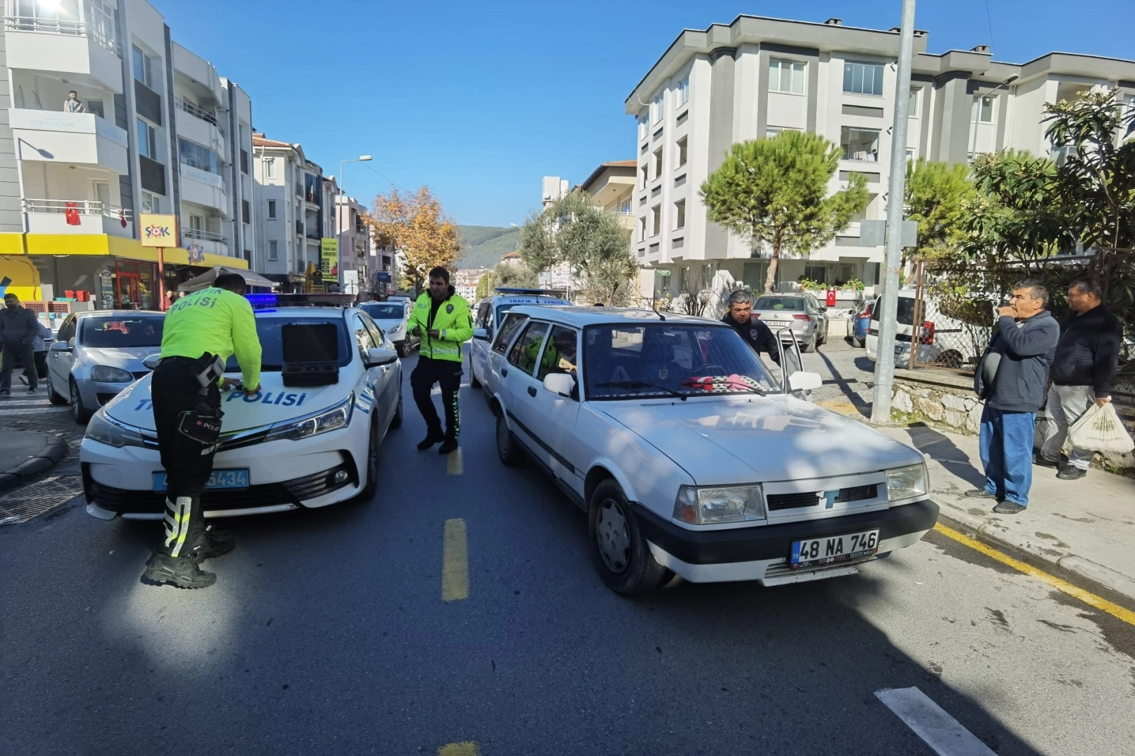 Muğla’da trafik kazası: Yolun karşısına geçmeye çalışırken…