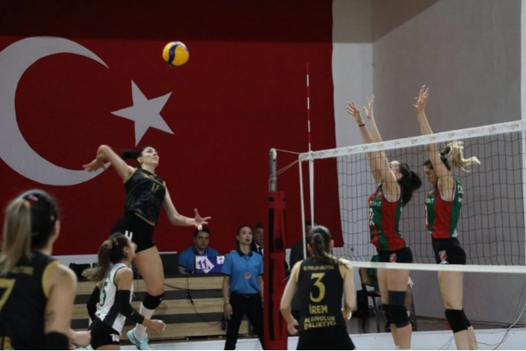 Zübeyde Hanım'ın kızları kaybetti: Edremit Bld. Altınoluk-Karşıyaka Medicalpoint: 3-1