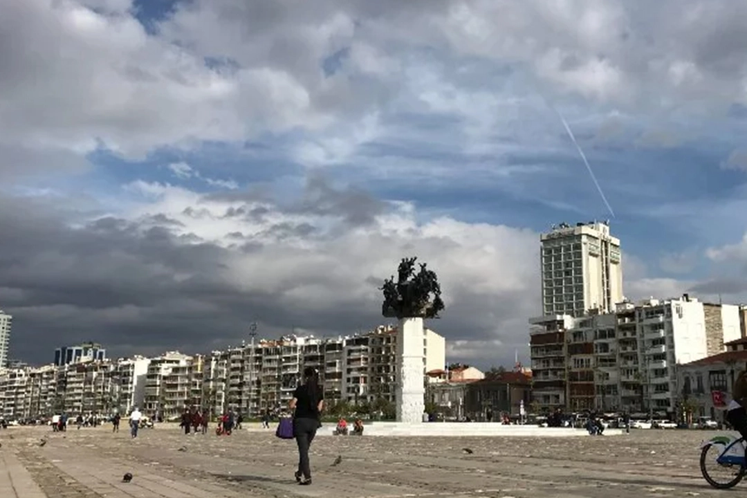 İzmir'de bugün hava nasıl olacak? İşte saatlik hava durumu 26.12.2023 haberinin görseli