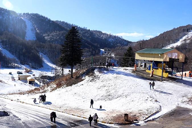 Kartalkaya ve Kartepe kayak merkezlerinde yılbaşı için geri sayım