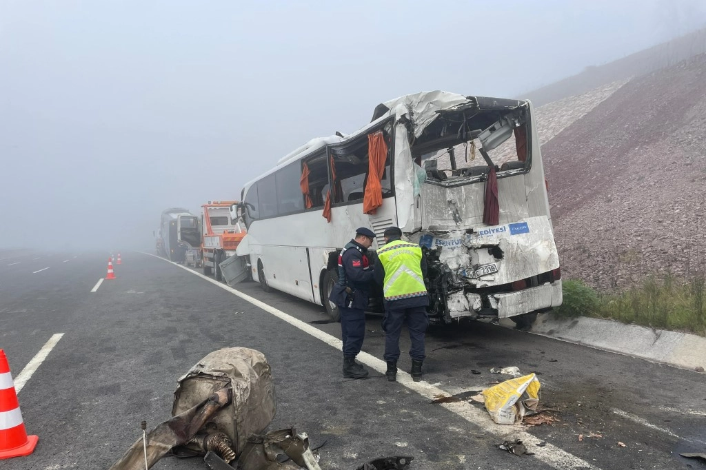 Sakarya'da 10 kişinin öldüğü kazada 7 kişiye gözaltı kararı