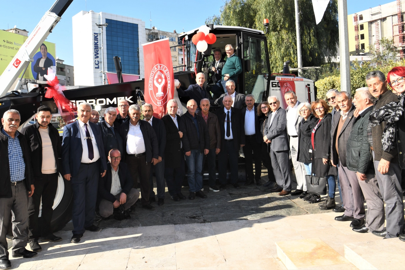 Bornova Belediyesi bir araç daha filosuna kattı