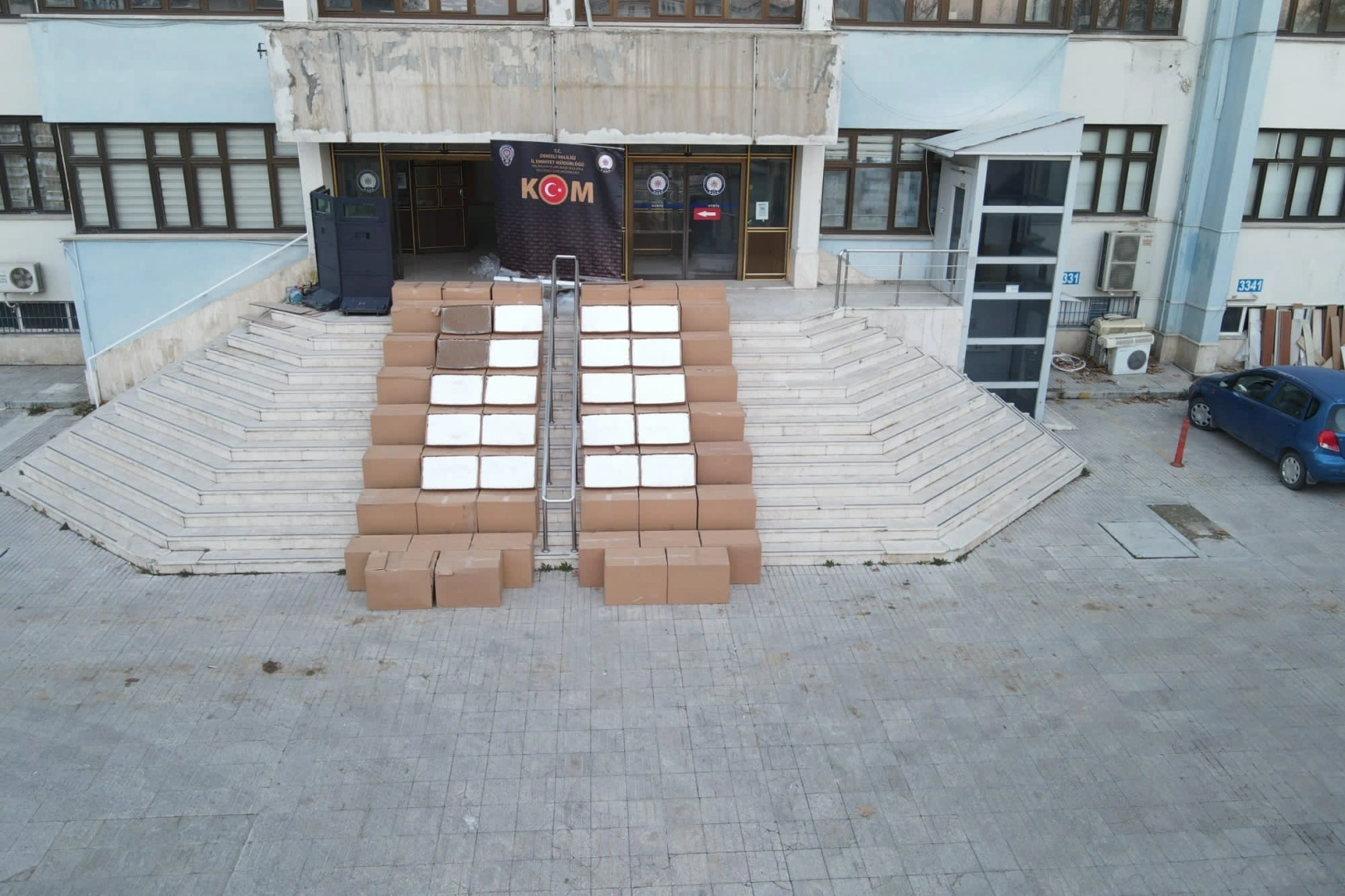 Denizli'de 1,5 milyona yakın sarma sigara yakalandı haberinin görseli