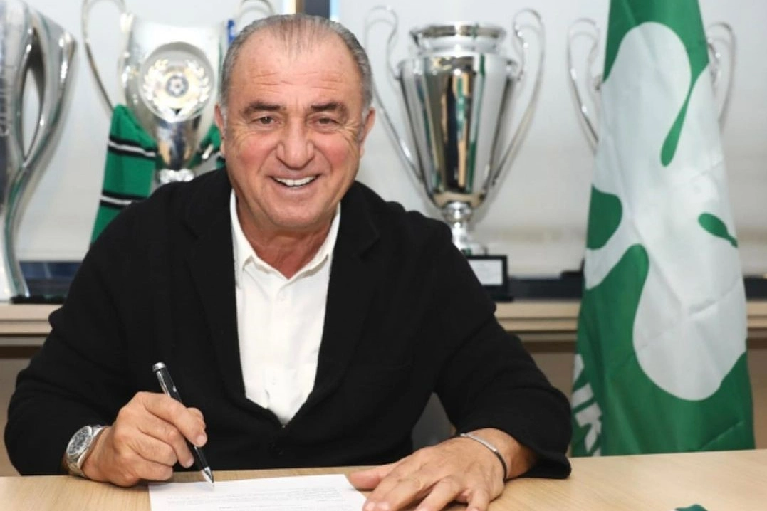 Fatih Terim, Panathinaikos'a resmi imzayı attı