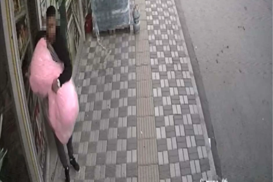 Afyon’da oyuncak ayı hırsızlığı haberinin görseli