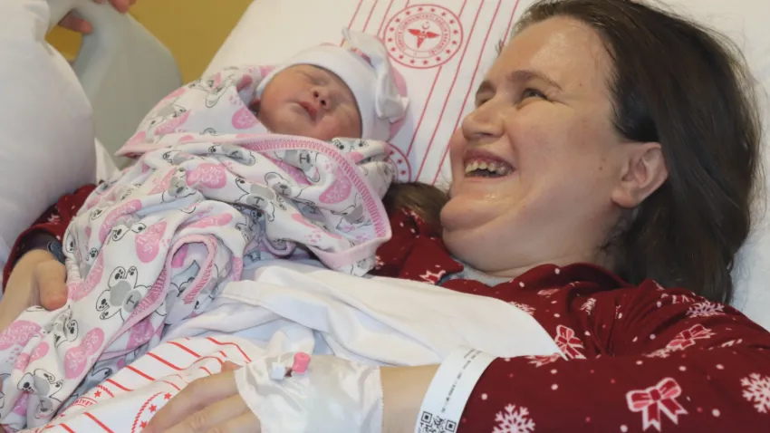 AK Partili Ceyda Bölünmez Çankırı'dan yeni yılın ilk bebeğine ziyaret