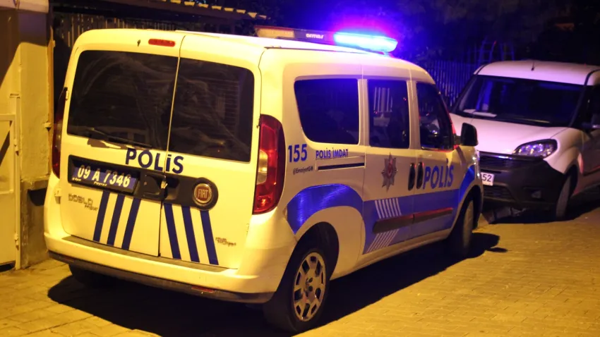 Aydın'da polise bıçakla saldırdı