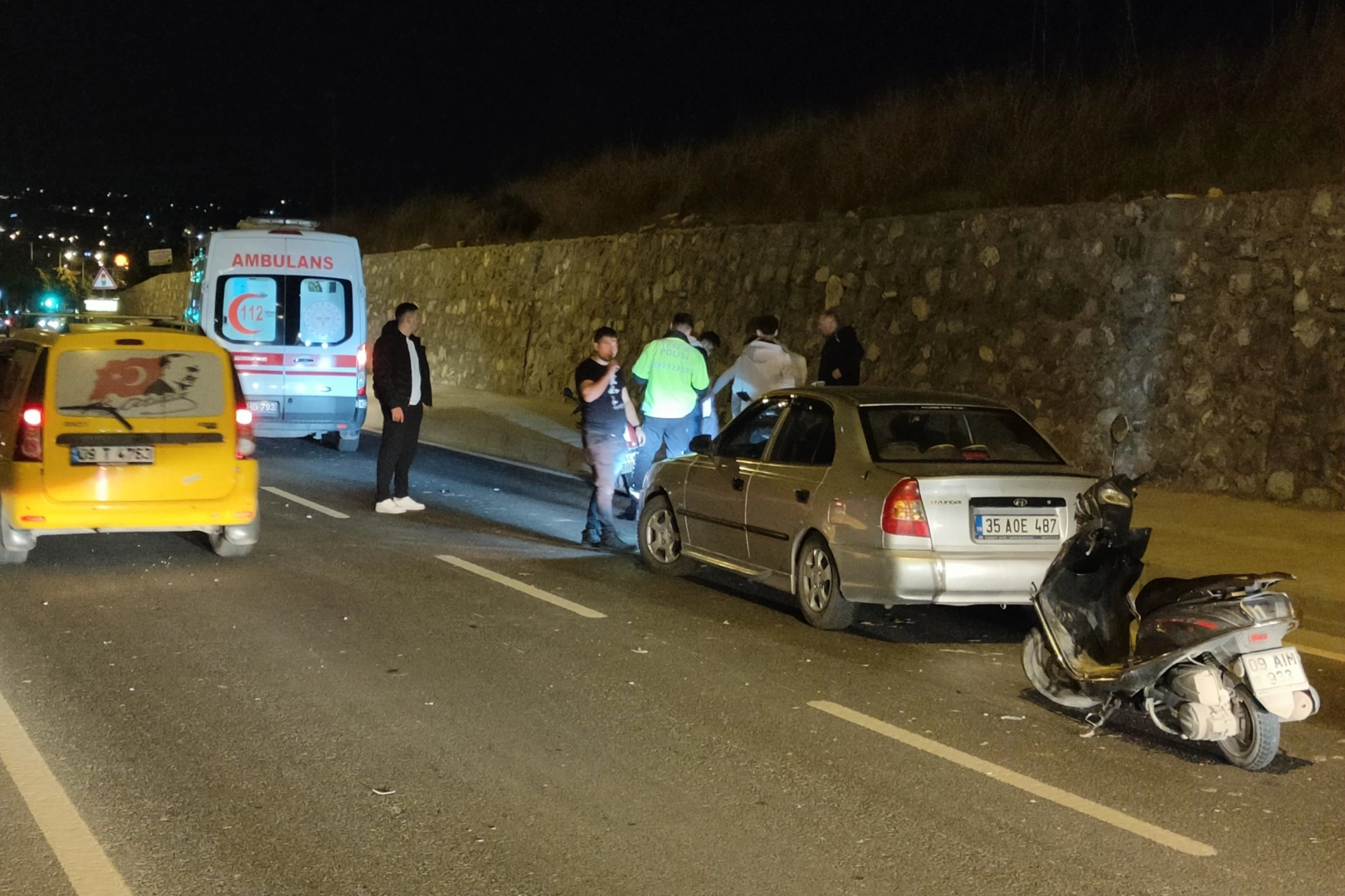 Aydın Kuşadası’nda kaza: Otomobil motosiklete çarptı haberinin görseli