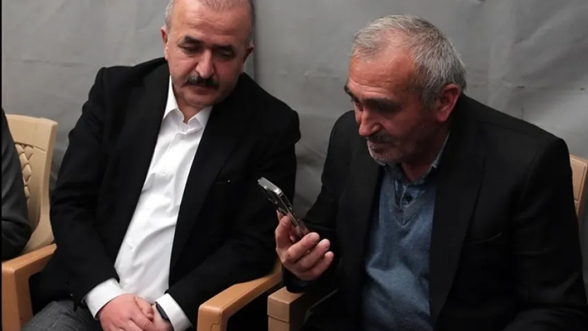 Bakanı Yerlikaya, şehit babasıyla telefonda görüştü haberinin görseli