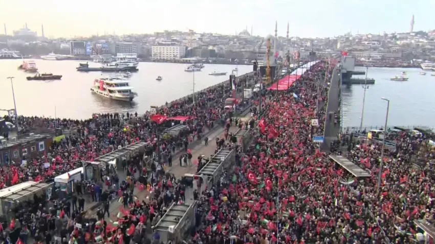 Galata Köprüsü’nde Filistin'e destek