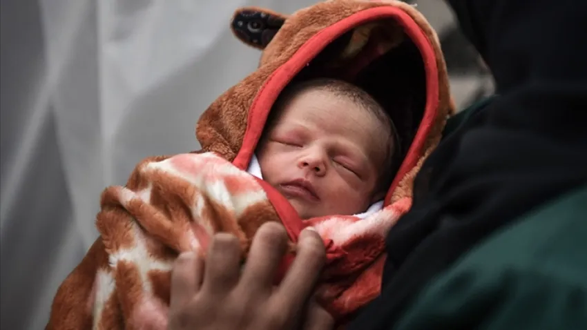 Gazze'ye 7 Ekim'den bu yana ilk kez çocuk aşıları ulaştırıldı haberinin görseli