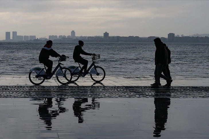 İzmir'de bugün hava nasıl olacak? İşte saatlik hava durumu 01.01.2024 haberinin görseli