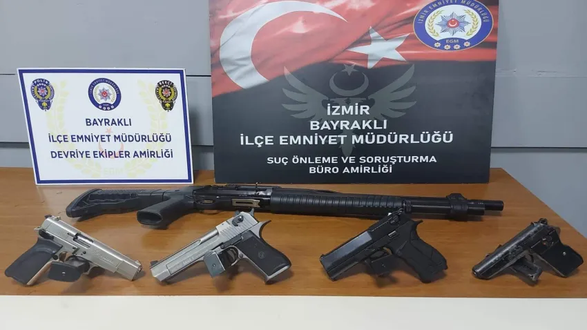 İzmir polisinin yılbaşı nöbeti haberinin görseli