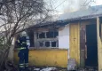 Kullanılmayan evden çıkan dumanlar korkuttu