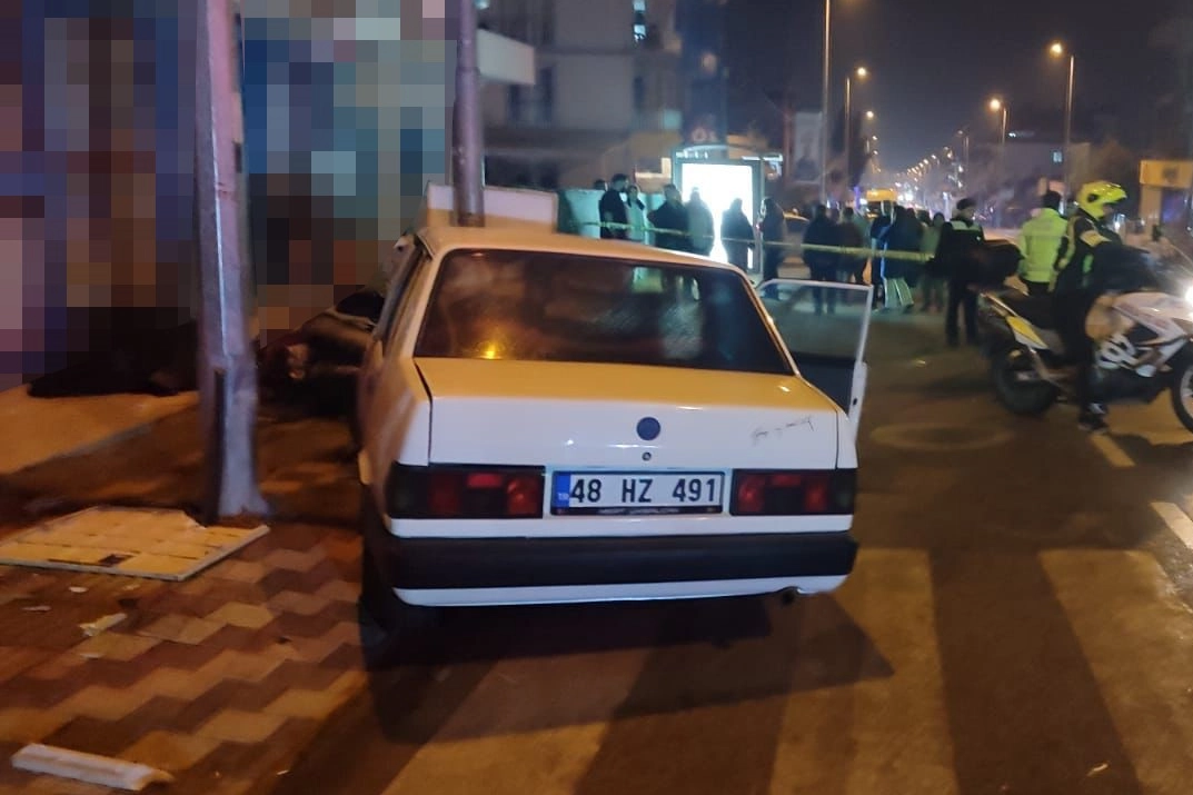 Muğla’da feci kaza: Ters şeride geçen sürücü dehşet saçtı haberinin görseli
