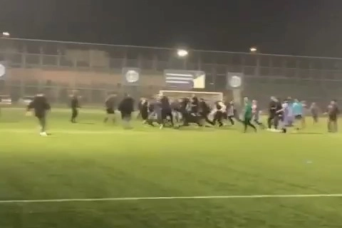 Futbol turnuvası boks maçına döndü