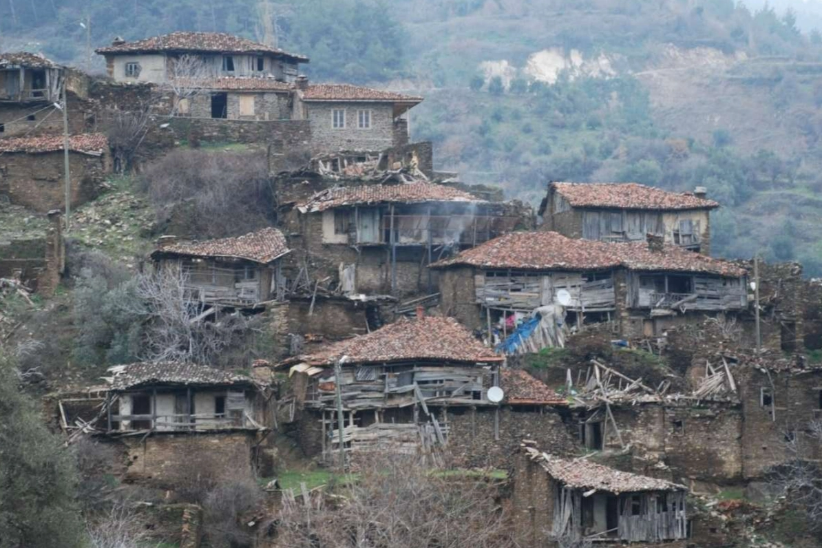 Toplam nüfusu 8 kişiydi: ‘Hayalet Köy’e hayat geri dönüyor