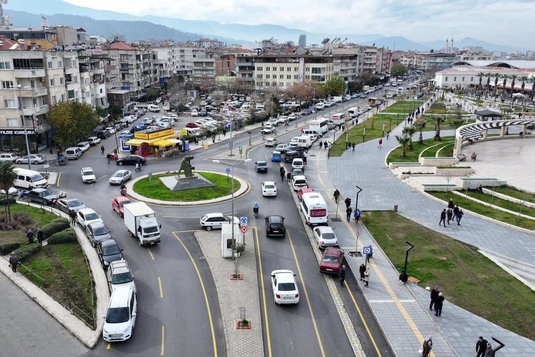 Manisa’da caddeler yepyeni görünüme kavuştu haberinin görseli