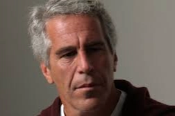 ABD’li Jeffrey Epstein'in dava belgelerinde yer alan isimler açıklandı haberinin görseli
