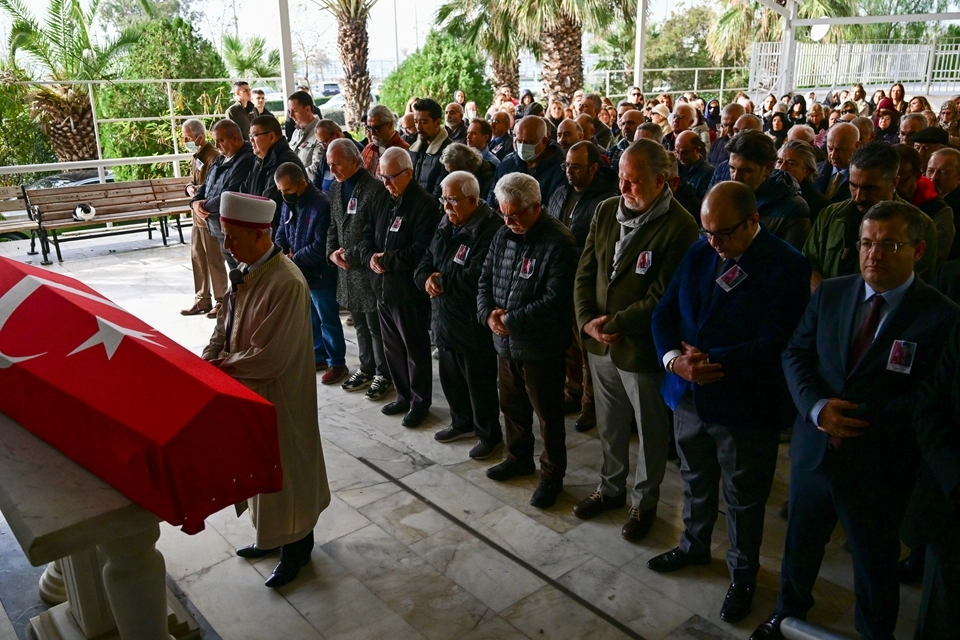 Hakim Koçer'in cenazesi İzmir'de defnedildi