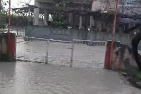 Hatay’da sağanak yağış dereleri taşırdı