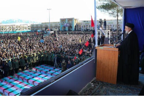 İran Cumhurbaşkanı Reisi'den mesaj: Yerini ve zamanını İran Silahlı Kuvvetleri belirleyecektir