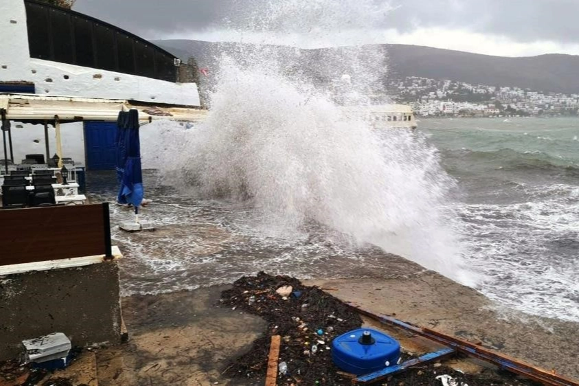 Meteoroloji'den Ege Denizi'nde fırtına uyarısı