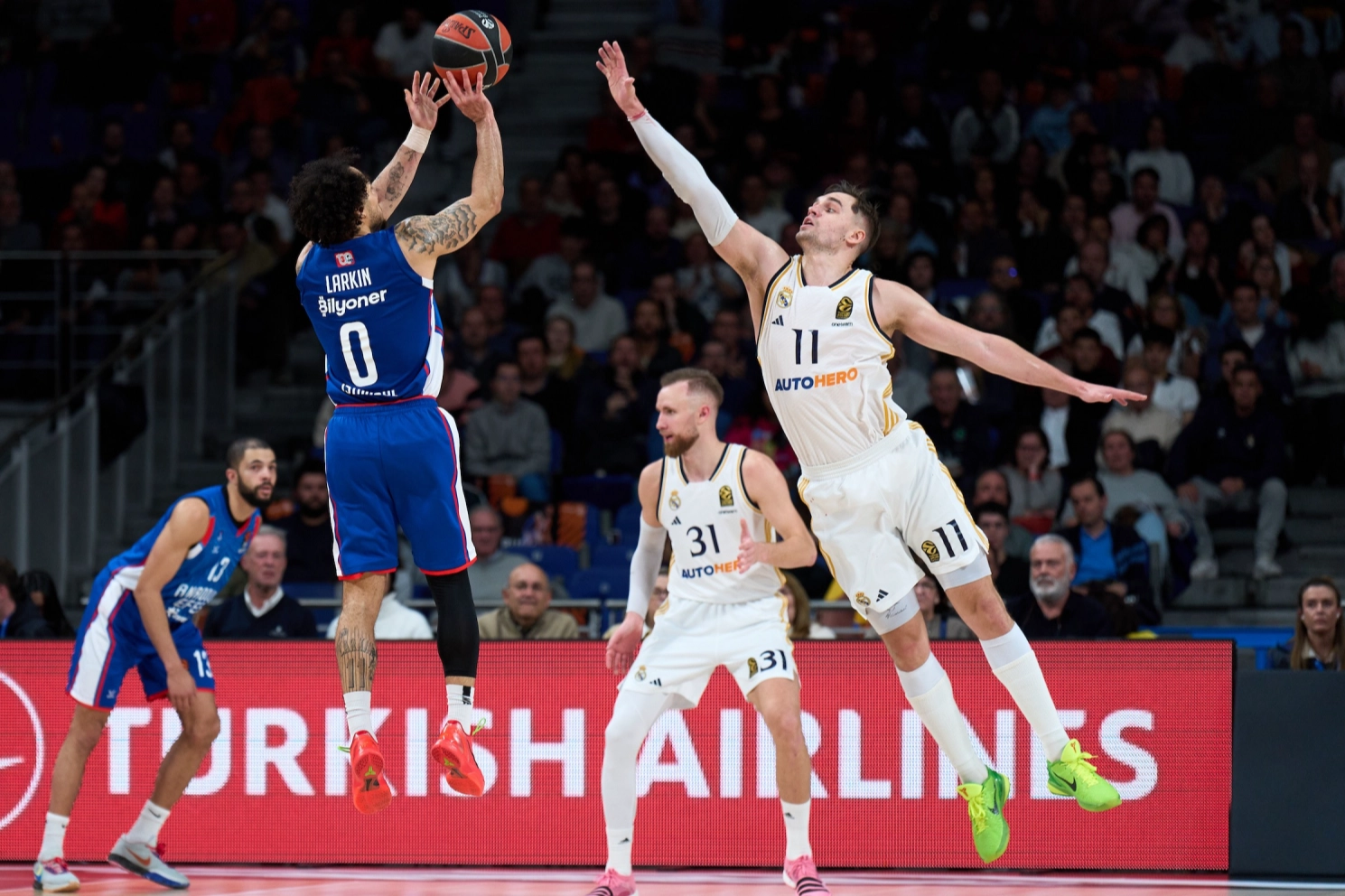 Euroleague tarihinin en uzun maçı: Anadolu Efes 4. uzatmada kaybetti