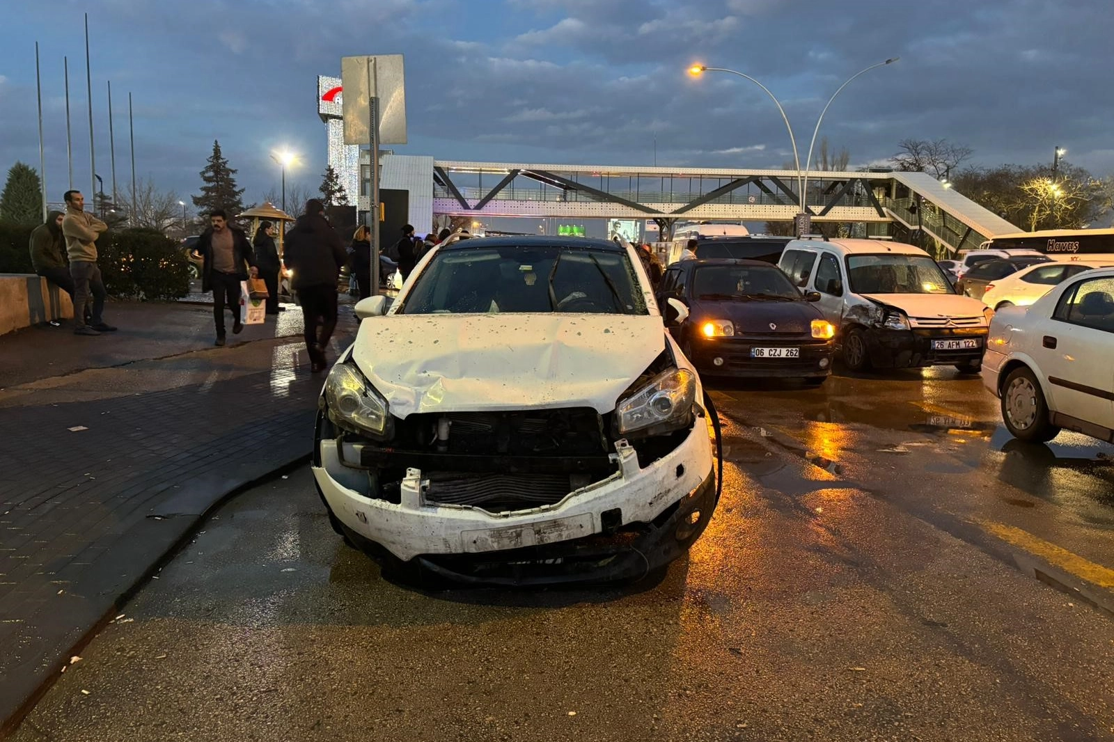 Ankara’da zincirleme kaza: 26 araç birbirine girdi haberinin görseli