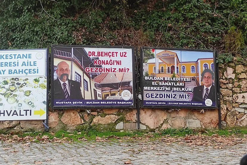 Denizli’de Belediye Başkanının resimlerine saldırı