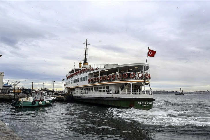 İstanbul'da deniz ulaşımı olumsuz hava koşullarından nasibini aldı: Seferler iptal