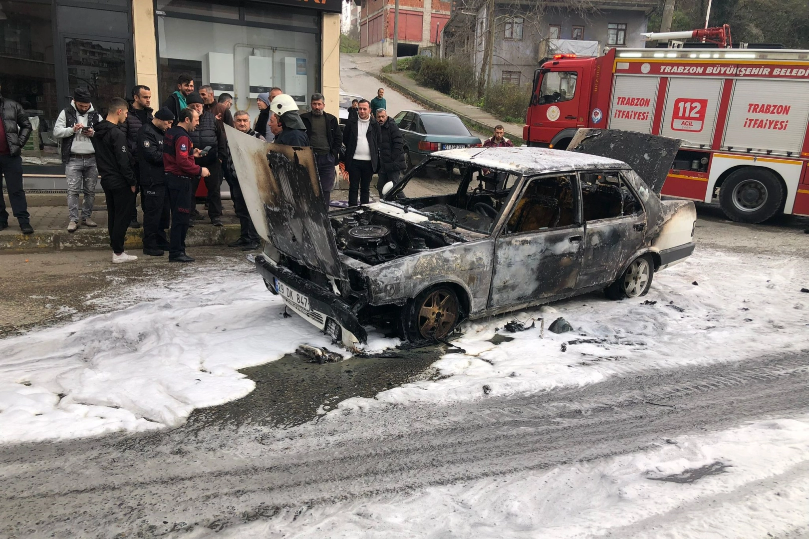 Trabzon'da bir araç küle döndü