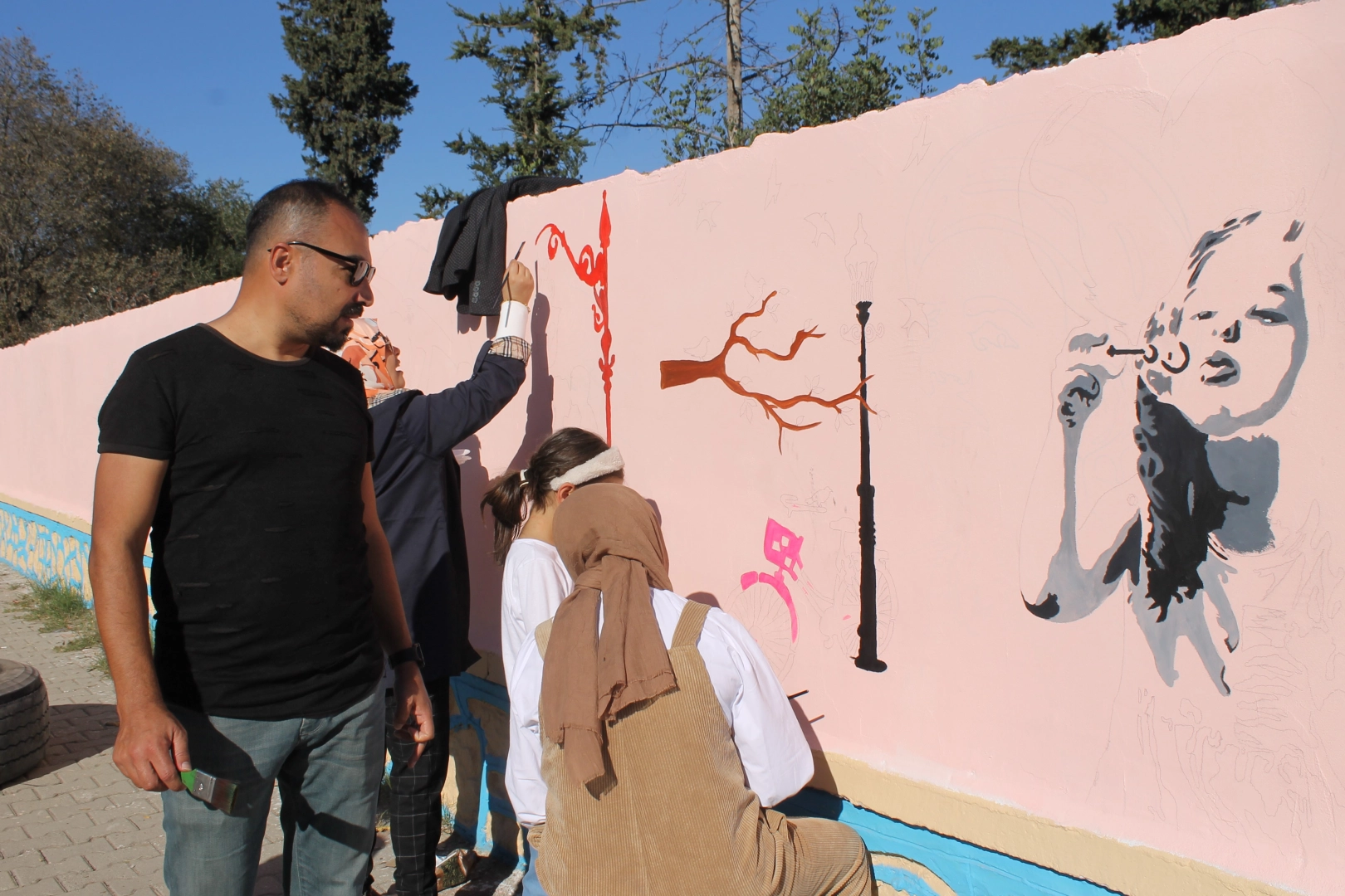 Adana Kozan'da mahalle sanat sokağına döndü