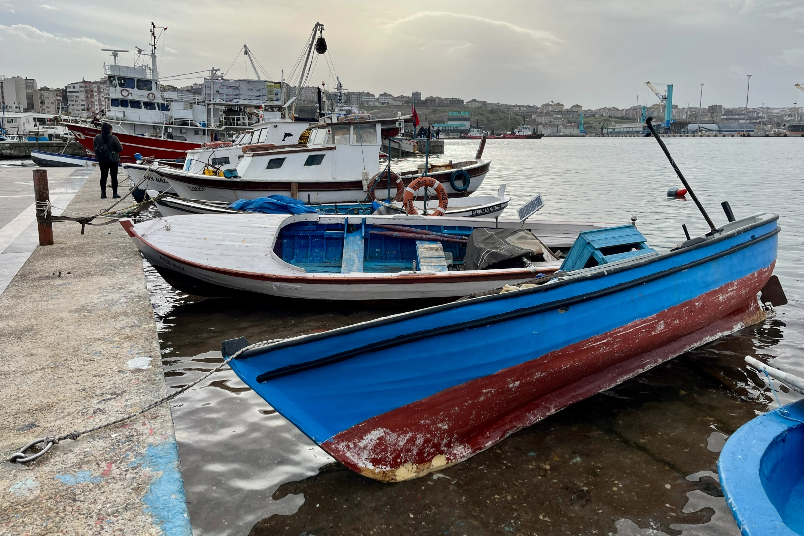 Balıkesir’de şiddetli fırtına: Deniz seviyesi yarım metre yükseldi