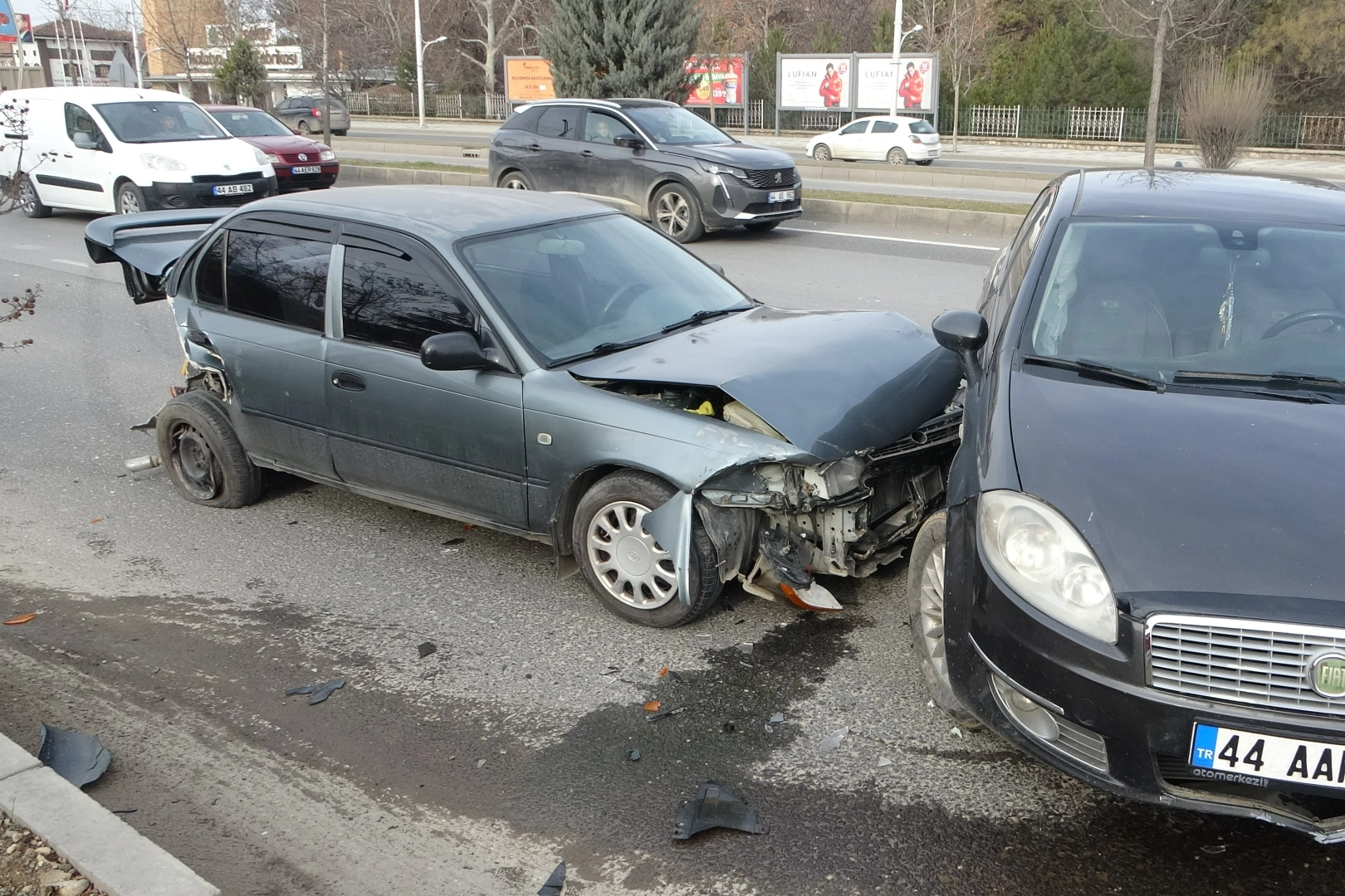 Malatya'da zincirleme kaza: 6 araç birbirine girdi