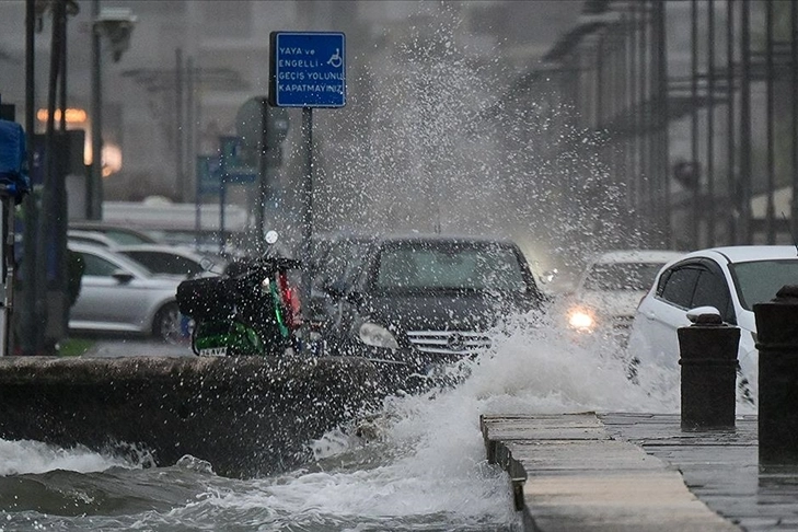 Meteorolojiden kuvvetli yağış ve fırtına uyarısı